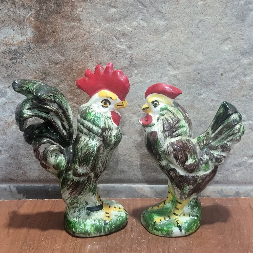 Vintage Pair Ceramic Rooster Hen Salt & Pepper Figurines Hand Painted